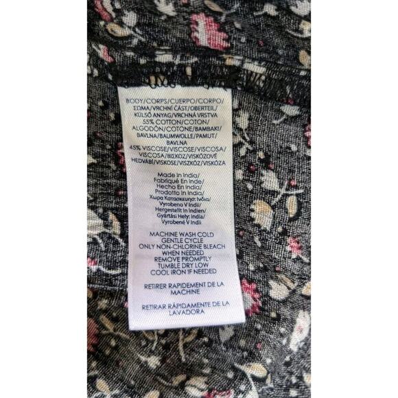 Womens Blouse Chaps Size 1X Ditsy Floral Long Sleeve Black Top Ruffle Cuffs - Picture 4 of 8